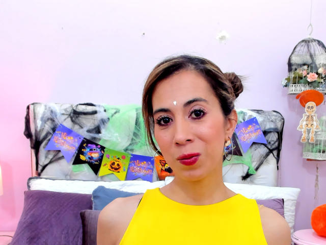 MollyHotJones - Live porn &amp; sex cam - 18314390