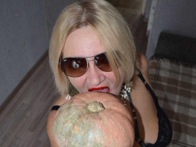 HelenaGloss - Live sex cam - 18317690