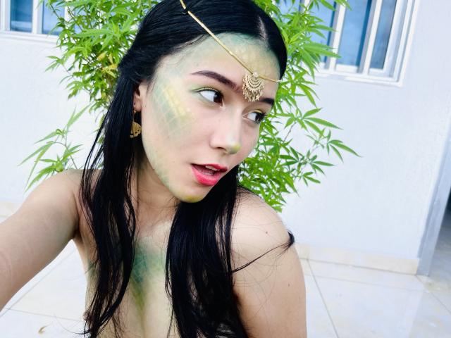 DeisyWest - Live sex cam - 18331962