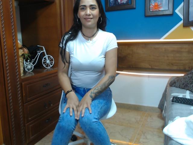 AfroditaHan - Live Sex Cam - 18332302
