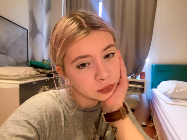 EvaAhCute - Sexe cam en vivo - 18340414