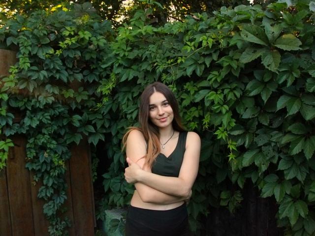 ElizaSaner - Live porn &amp; sex cam - 18341206
