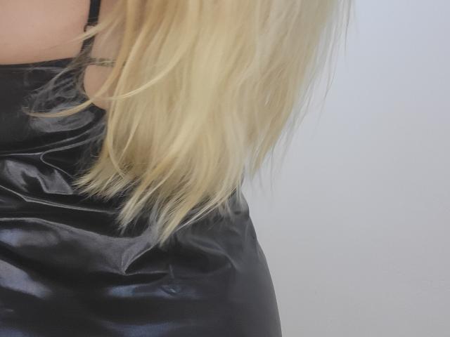 BountyGirl - Live porn &amp; sex cam - 18342602