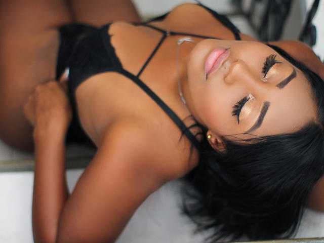 NaiomiLane - Live Sex Cam - 18346858