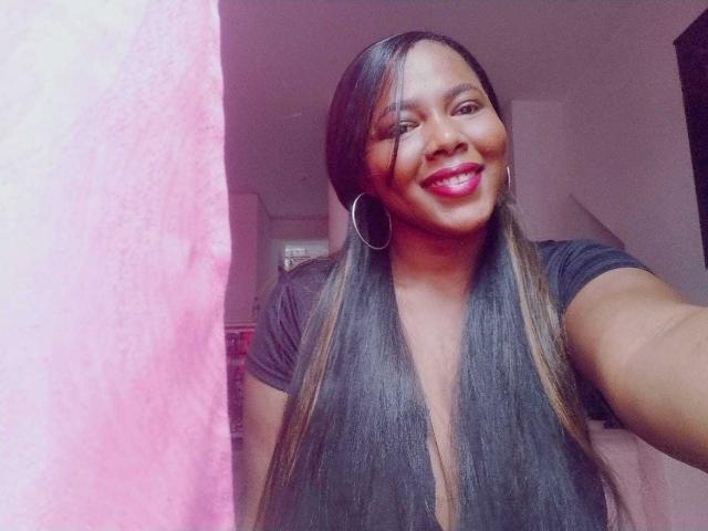 EmiraHot - Live sex cam - 18347566