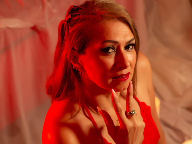 MisseScarleth - Live porn &amp; sex cam - 18350578