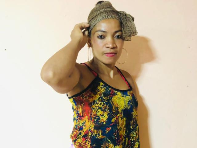 ZarahWish - Live sex cam - 18370754