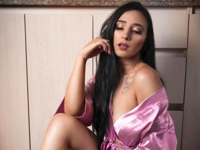 SamyAnders - Live Sex Cam - 18377290