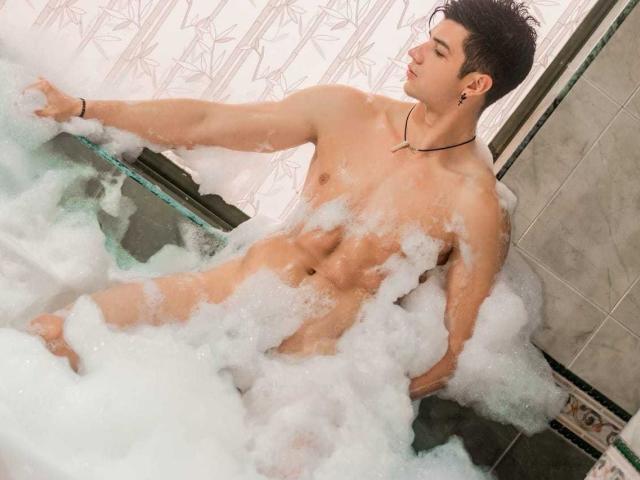 ZackCooper - Live sex cam - 18383666