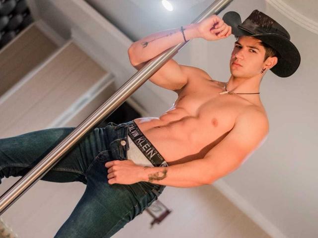 ZackCooper - Sexe cam en vivo - 18383682