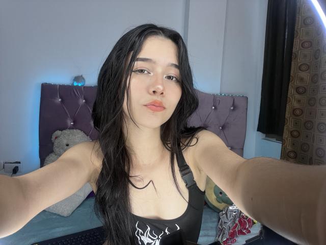 DeisyWest - Live sex cam - 18396402