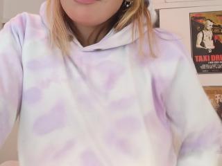 NicolleR - Live sex cam - 18397822