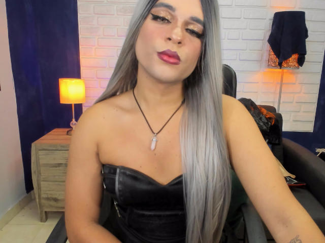 BellaDyGaless - Live Sex Cam - 18400354