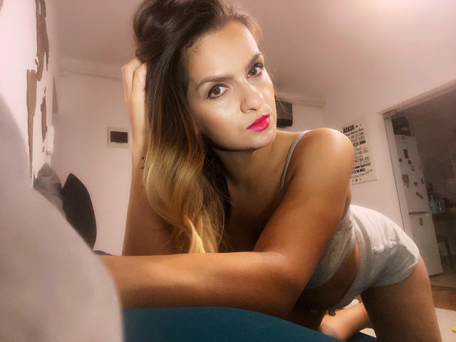 ReveMignoneX - Live sex cam - 18415774