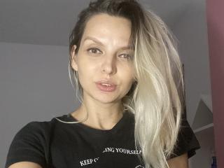 DouceAmelia - Live sex cam - 18422922