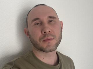 LouisHawk - Live sex cam - 18427922