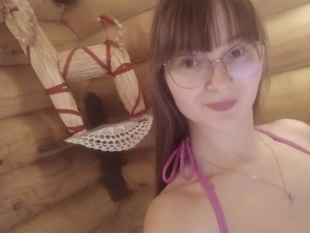 KiraGoldens - Live Sex Cam - 18429734