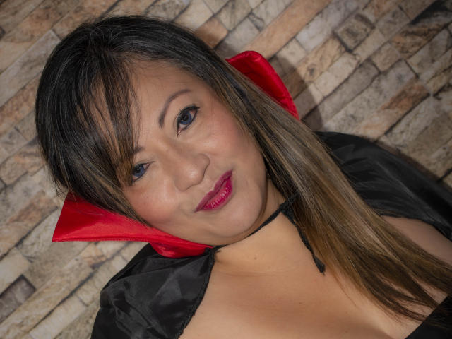 ChristinMoore - Live porn &amp; sex cam - 18430570