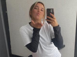 CelesteMitchell - Live sex cam - 18432730