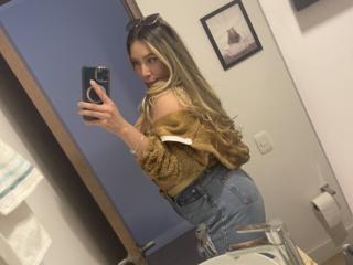 JanneLowry - Live porn & sex cam - 18435910