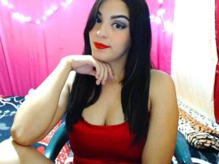 TalianaSquirt - Live Sex Cam - 18437202