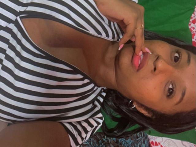 MelanyScoth - Sexe cam en vivo - 18439022