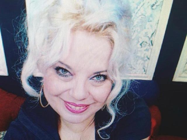 SoniaHotMilf - Live porn &amp; sex cam - 18443194