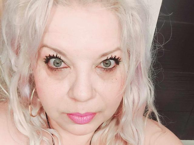 SoniaHotMilf - Live porn &amp; sex cam - 18459238