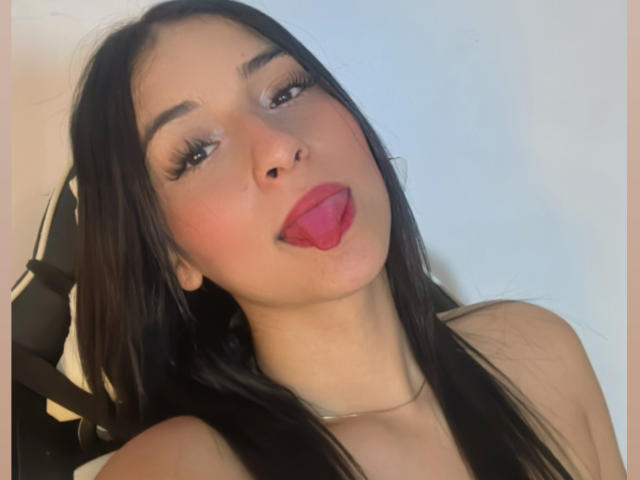 EmmaWaltter - Live porn &amp; sex cam - 18477398