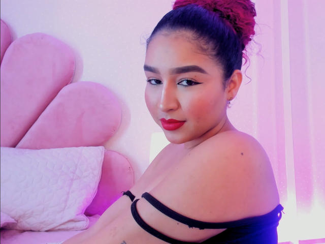 SaraSpanic - Live sex cam - 18478978