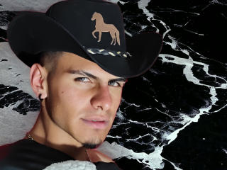 KevinMiller - Live Sex Cam - 18490030