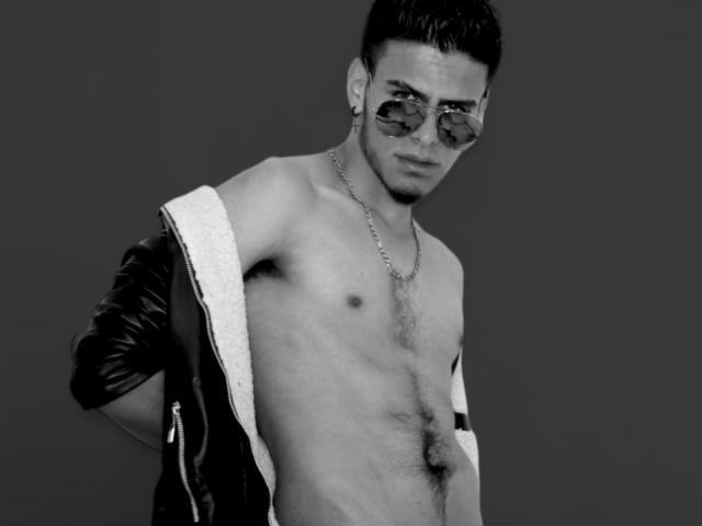 KevinMiller - Sexe cam en vivo - 18490386