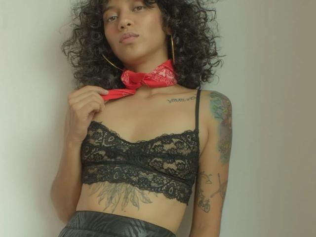 AmyLuciana - Live sex cam - 18506526