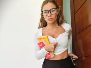 HolyKhloe - Live porn & sex cam - 18509602