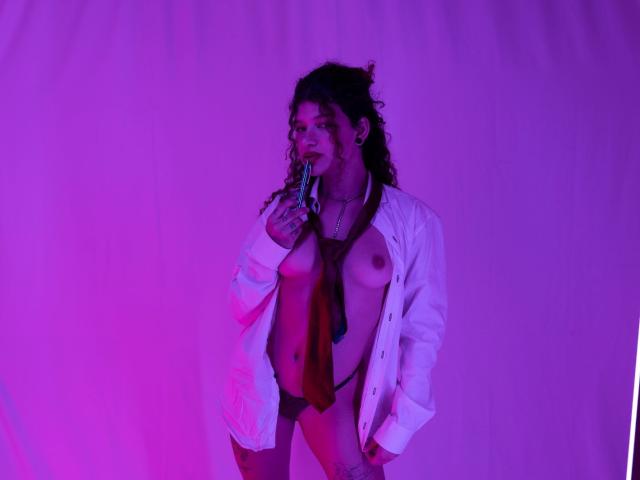 WendyBeckerX - Live sex cam - 18515526