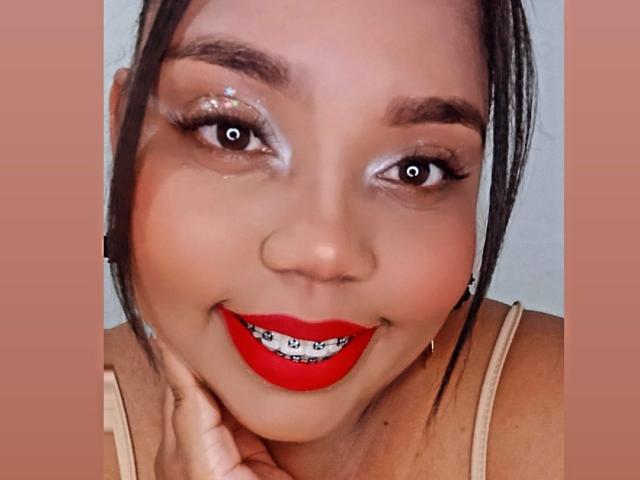 SarahSmity - Live sex cam - 18524970