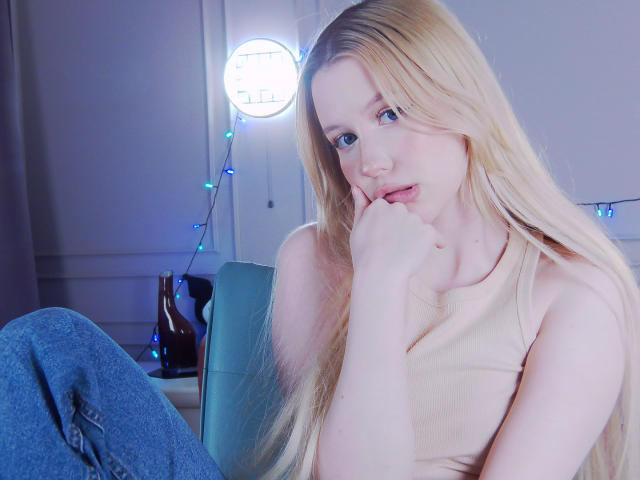 EvaAngelOk - Live porn &amp; sex cam - 18529666