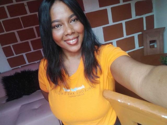 EmiraHot - Sexe cam en vivo - 18535678