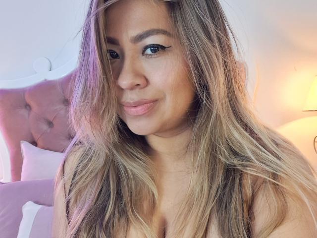 ValeriaFranco - Live sex cam - 18536302