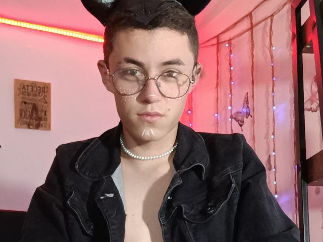 FelipeHornySex - Live Sex Cam - 18553766