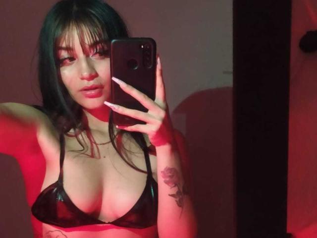 LindaWatsong - Live sex cam - 18561354