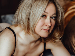 MiaWintermoood - Live porn &amp; sex cam - 18572834