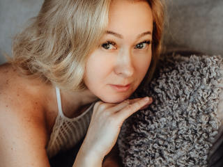 MiaWintermoood - Live porn &amp; sex cam - 18572986