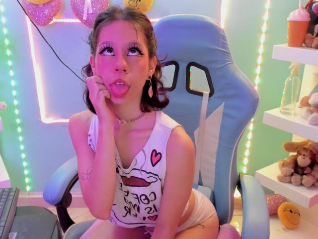 ChloeSorni - Live Sex Cam - 18580330