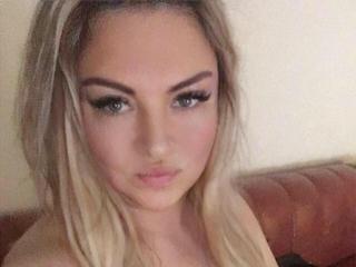 HugeNaturalTits - Live porn &amp; sex cam - 18582378