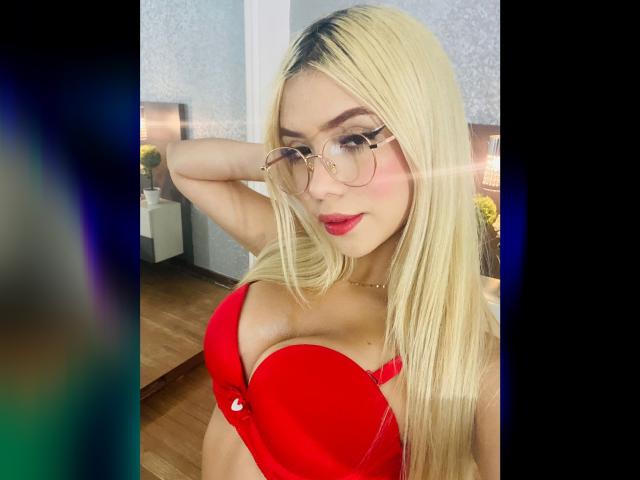 ChristieGarci - Live sex cam - 18597038