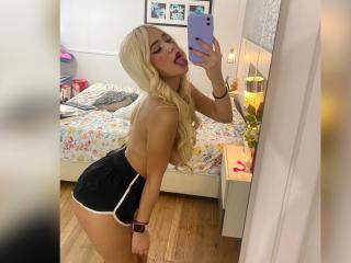 ChristieGarci - Live porn & sex cam - 18597054