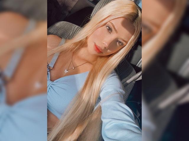 ChristieGarci - Live porn &amp; sex cam - 18597102