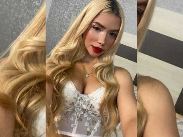 ChristieGarci - Live Sex Cam - 18597334