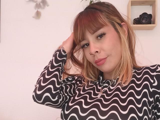 NicolleR - Live sex cam - 18608230